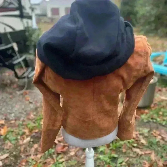 7 For All Mankind suede leather jacket. Brown. Size small. Detachable hood - Picture 4 of 14